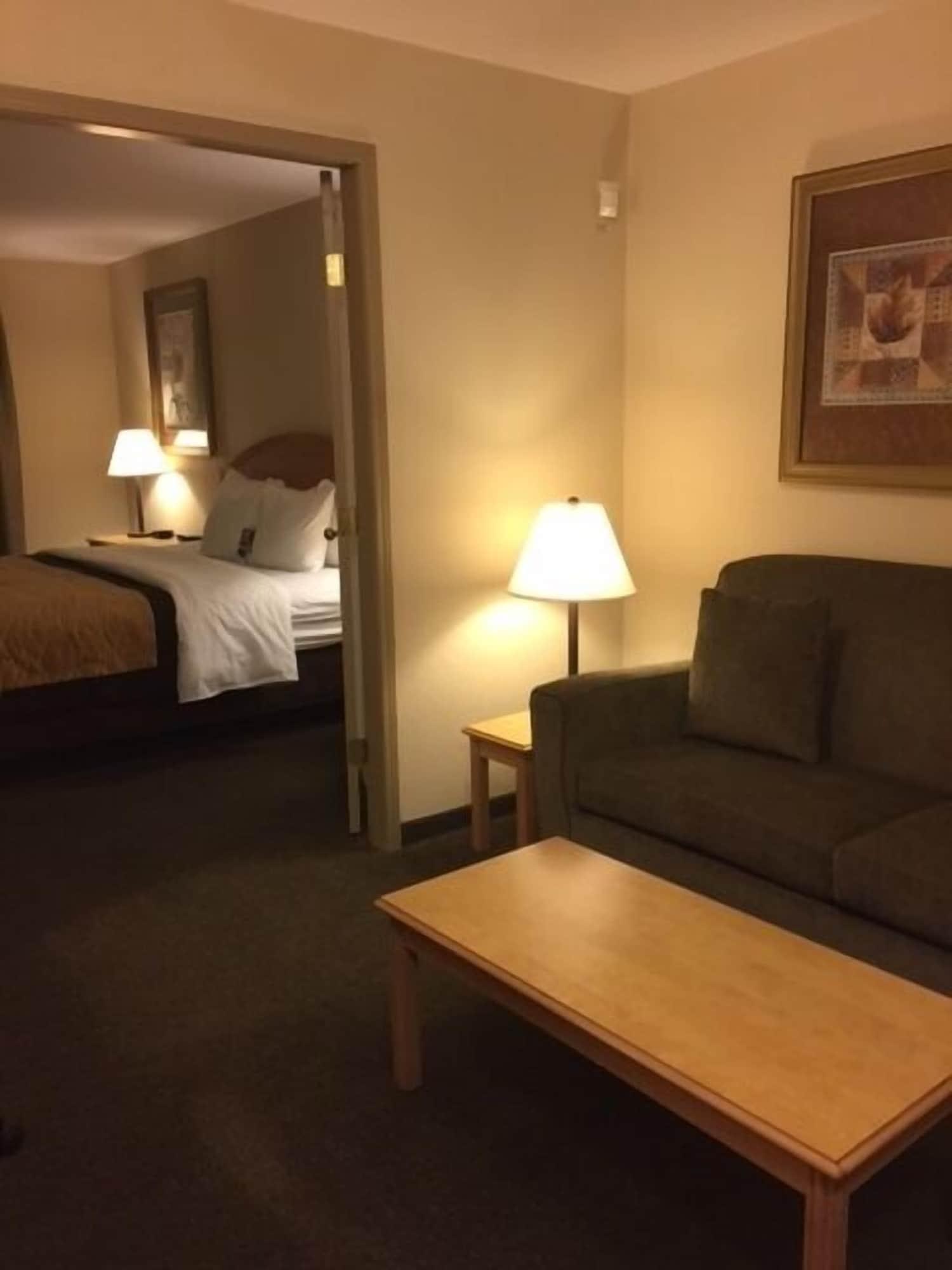 Comfort Inn & Suites Самон Арм Екстериор снимка