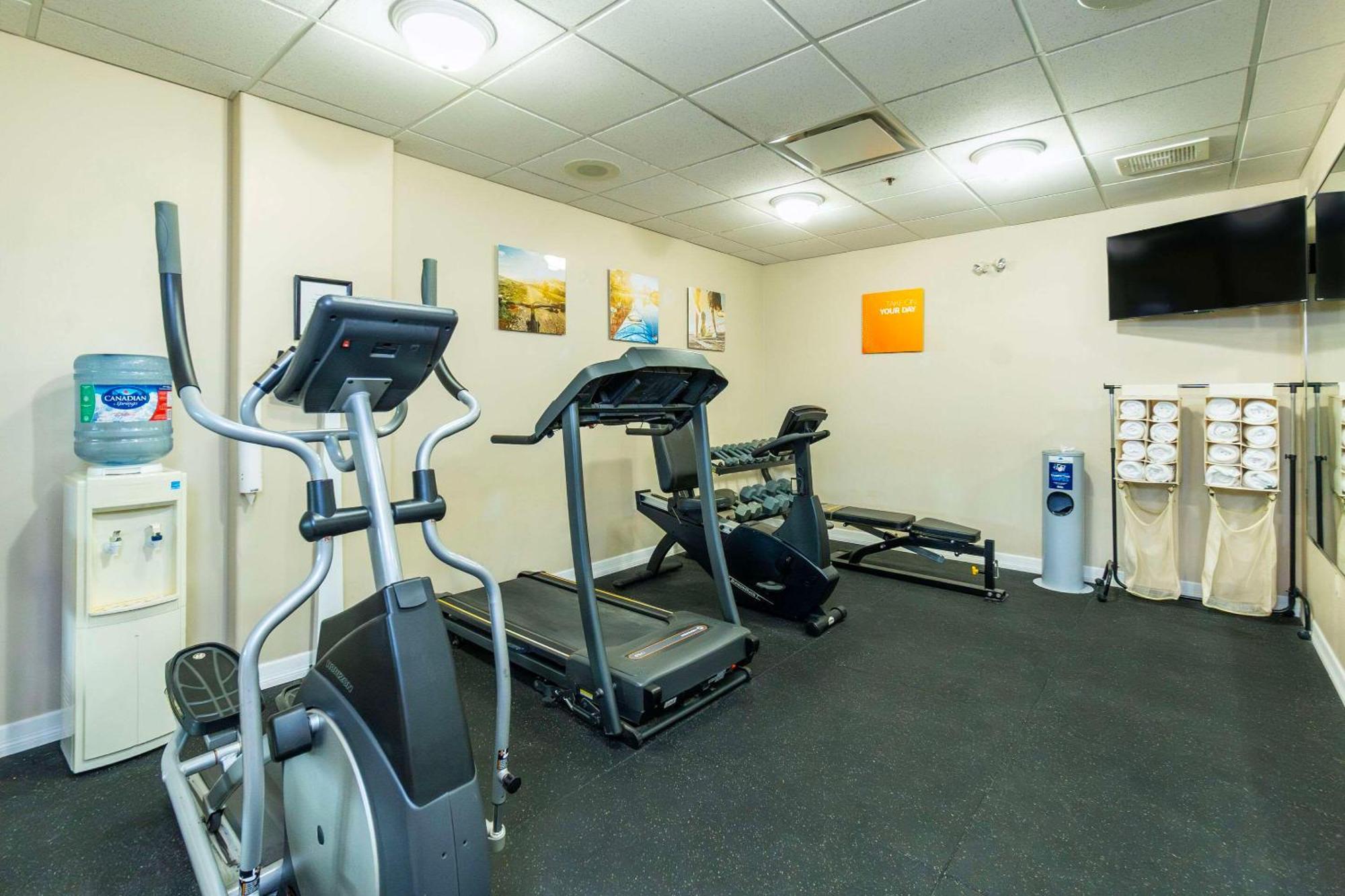 Comfort Inn & Suites Самон Арм Екстериор снимка