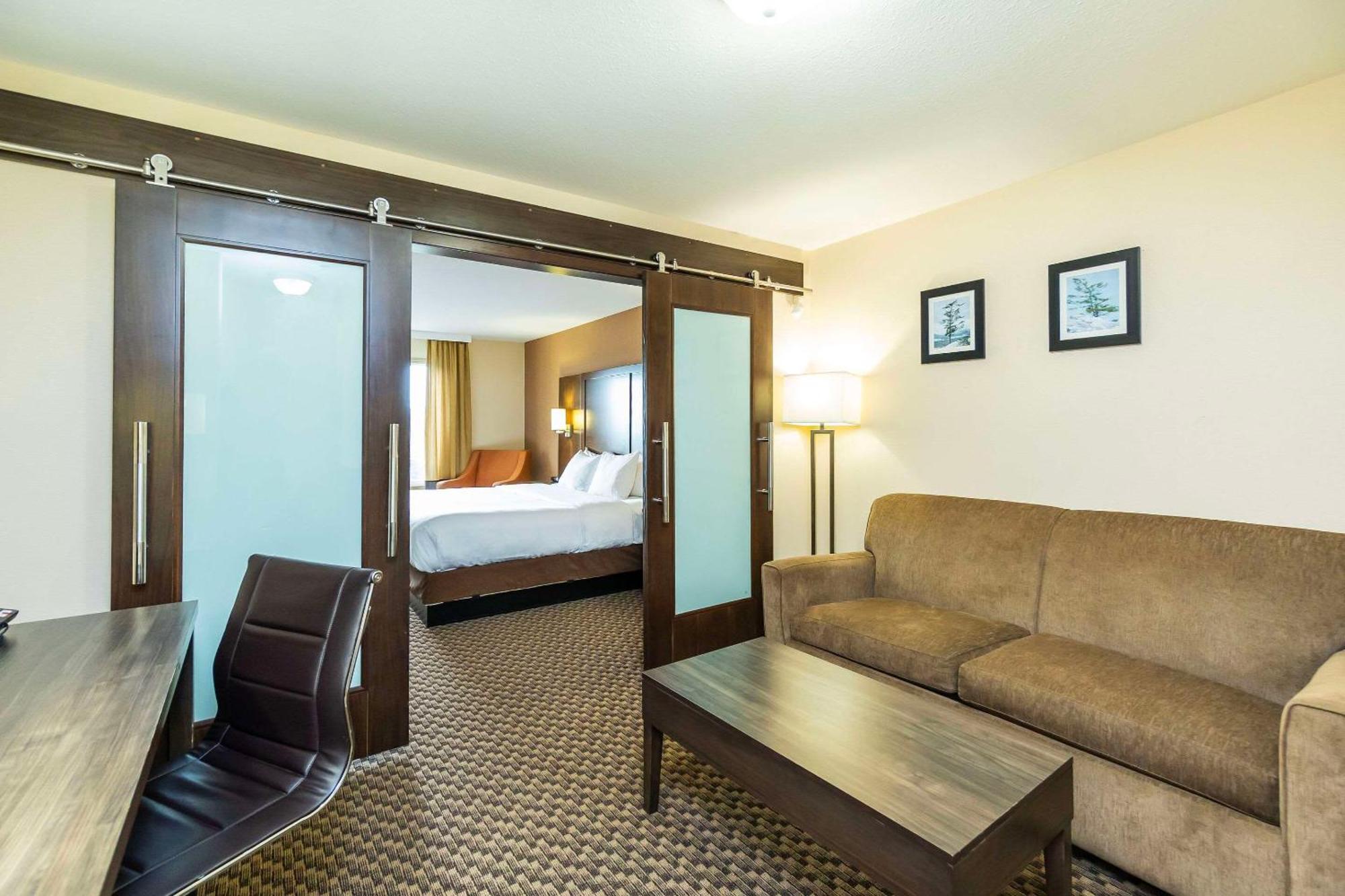 Comfort Inn & Suites Самон Арм Екстериор снимка