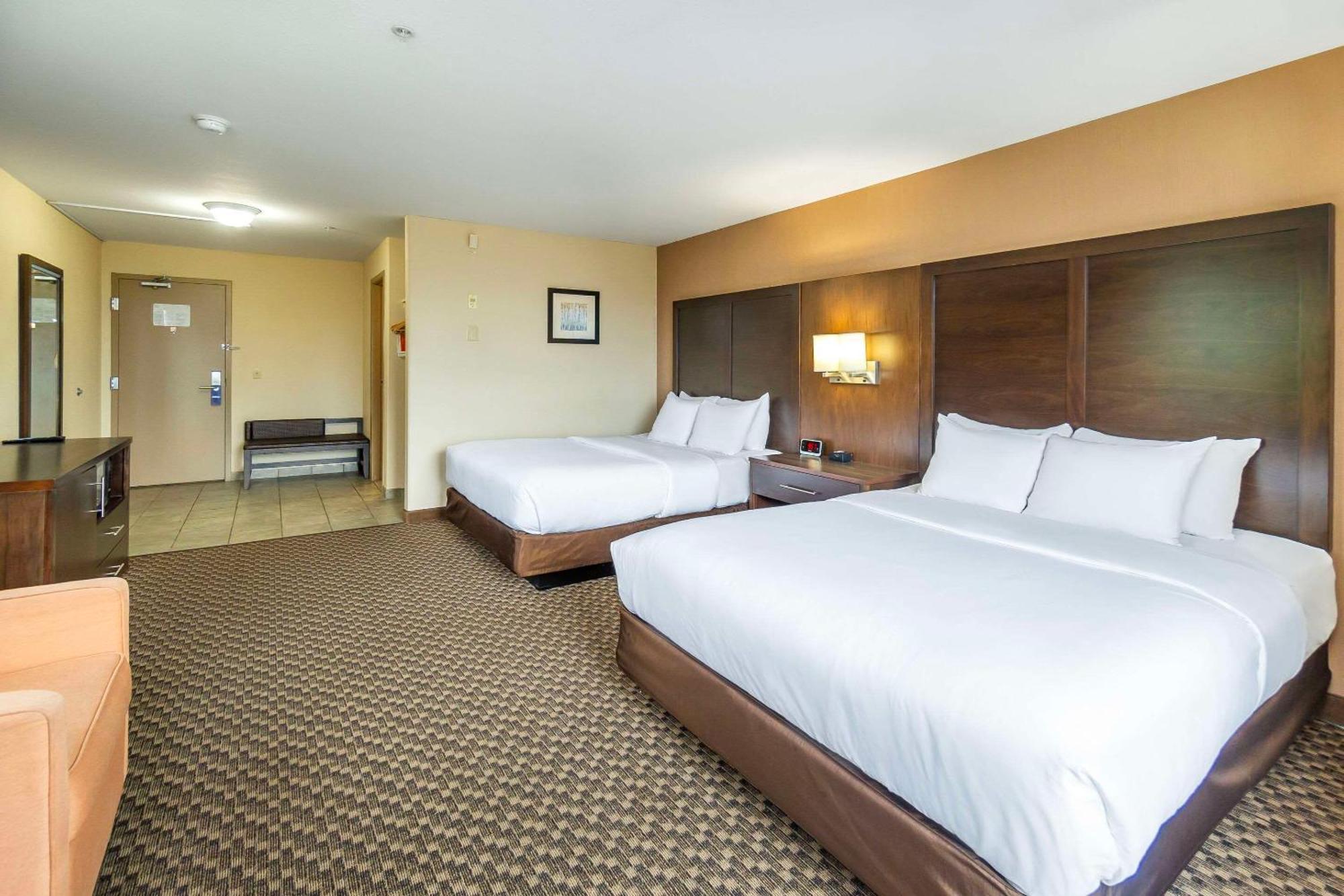 Comfort Inn & Suites Самон Арм Екстериор снимка