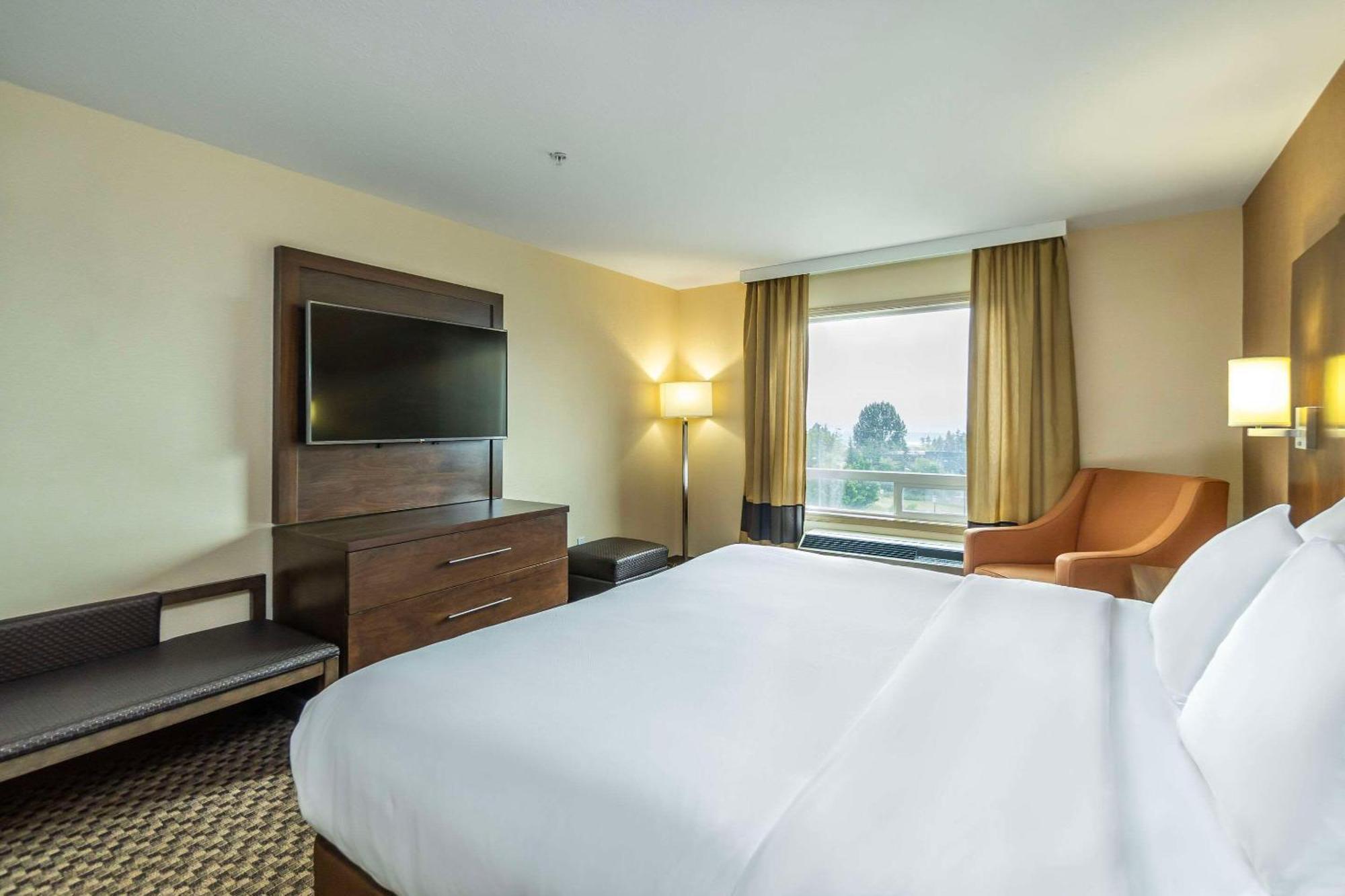 Comfort Inn & Suites Самон Арм Екстериор снимка
