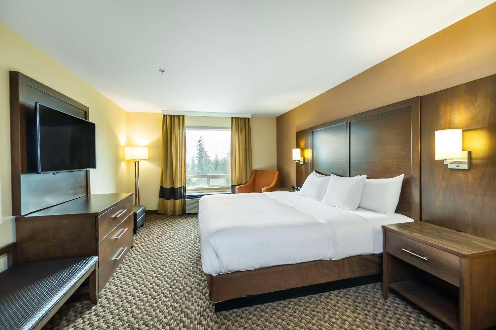Comfort Inn & Suites Самон Арм Екстериор снимка